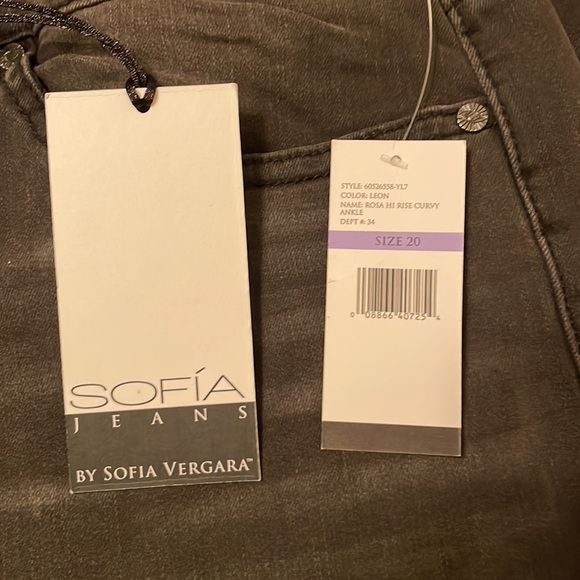 Sofia Vergara Rosa High Rise Curvy Ankle Studded Jeans Size 20 - Picture 6 of 11